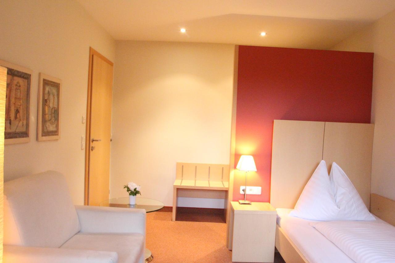 Hotel Alhartinger Hof Linz Bilik gambar