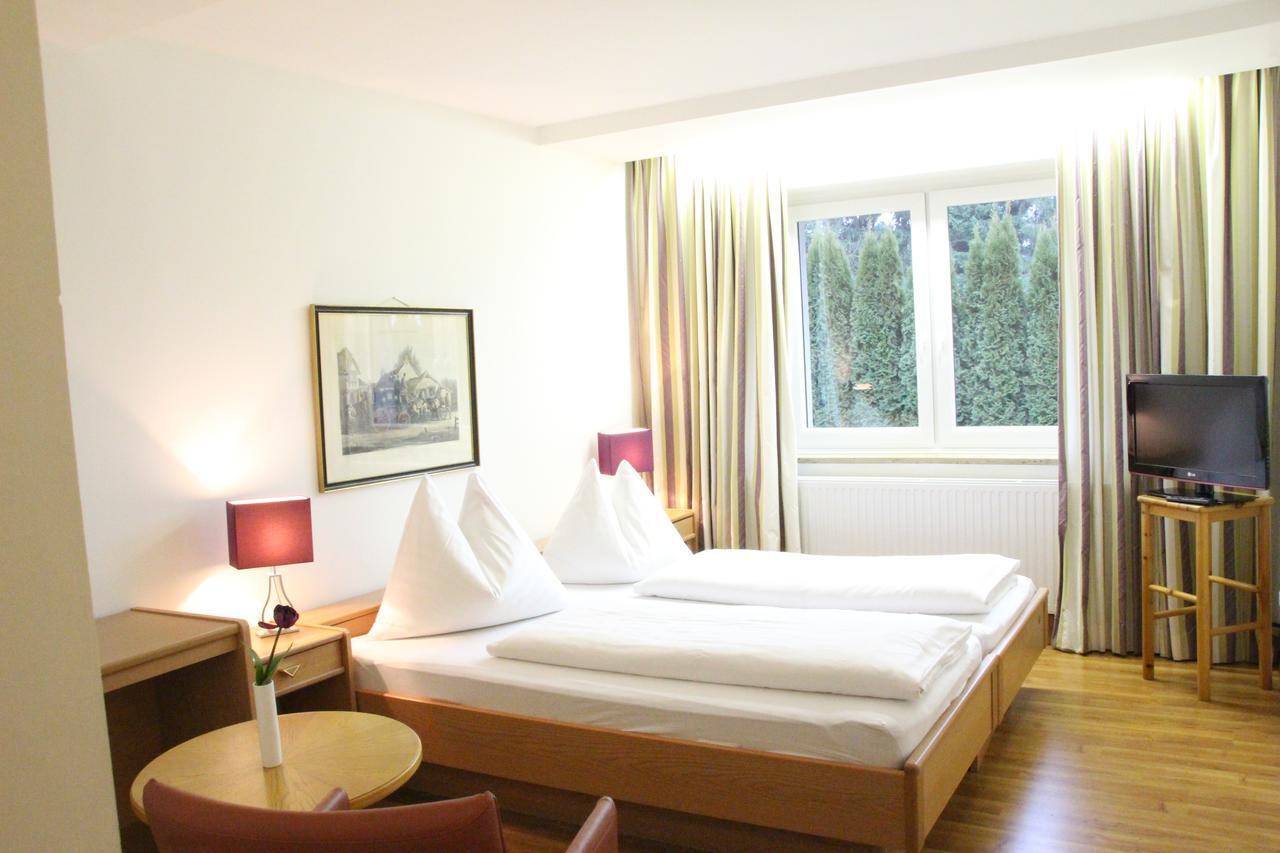 Hotel Alhartinger Hof Linz Bilik gambar